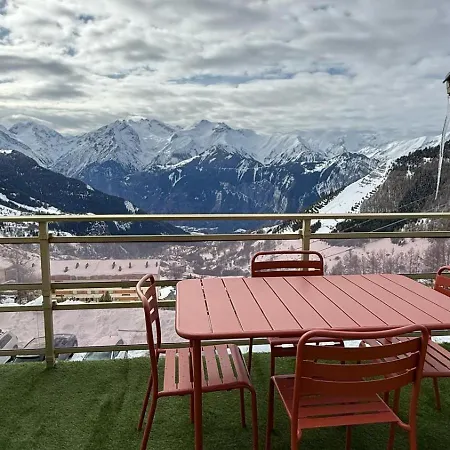 Depart Et Retour Skis Aux Pieds Apartment